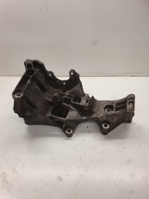 Кронштейн генератора audi a4 a6 vw 03g903143d 2.0tdi фото №1