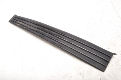 Bmw e24 молдинг накладка правий задній фото №1