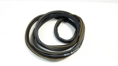 Opel astra k прокладка кузовная крышки багажника hb фото №1