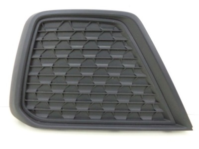 Audi a1 82a решётка бампер правый перед фото №1