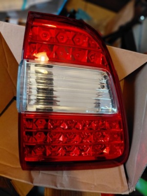 Фонарь  задняя левая toyota land cruiser 1998-2007 led tanio фото №1