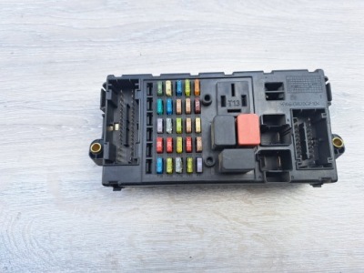 Коробка предохранителей iveco daily iv 06- 69500009 фото №1