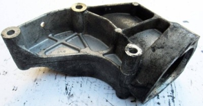 Opel zafira c кронштейн опора полуось insignia astra j 13349212 фото №1