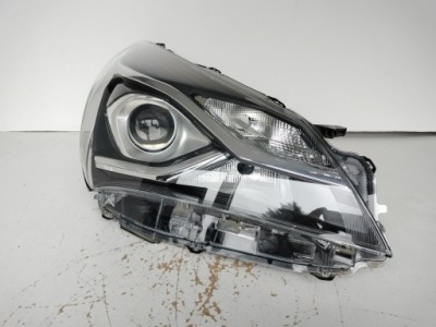 Лампа правая фара toyota yaris iii 17- lift фото №1