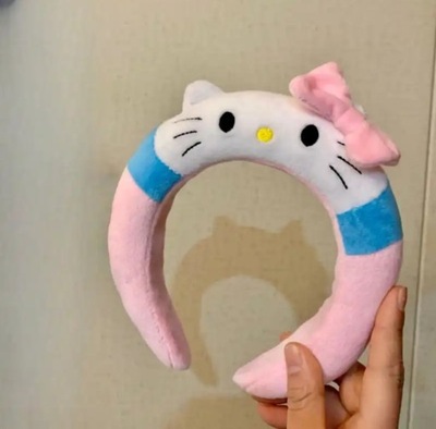 PLUSZOWA OPASKA SANRIO HELLO KITTY RÓŻOWA