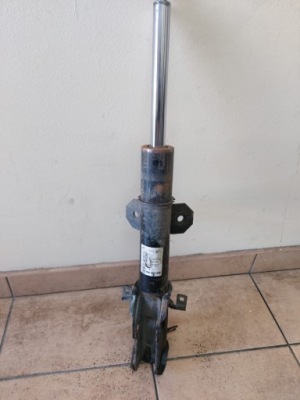 Амортизатор лівий перед mercedes w447 a4473202700 фото №1