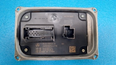 Mercedes преобразователь модуль лампы a2239006530 фото №1