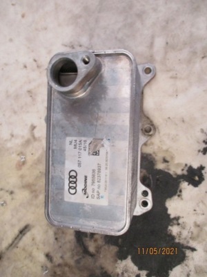 Радиатор масла sq7 cza 4,0 tdi 057117015a фото №1
