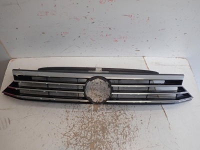 Решітка радіатора vw passat b8 2014- 3g0853653 фото №1