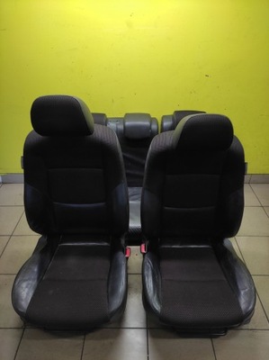 Hyundai i30 комплект сидений перед фото №1