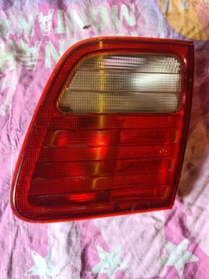 FARO PARTE TRASERA DERECHA CON DE TAPA MERCEDES W210 UNIVERSAL 99R.  