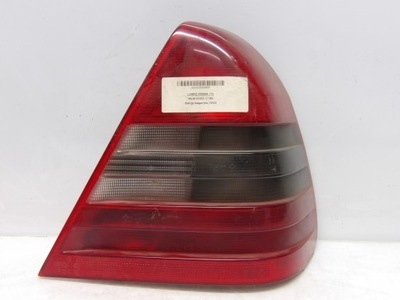 Лампа права задня mercedes-benz w202 фото №1