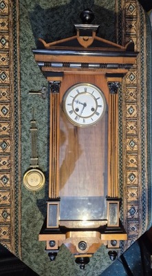 Zegar ścienny zabytkowy.