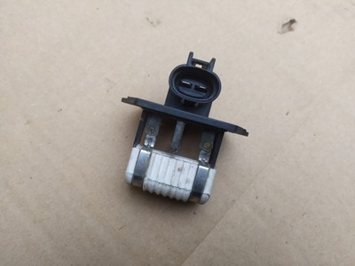 Hyundai i20 резистор резистор вентилятора радиатора фото №1