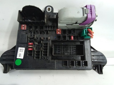 Коробка предохранителей opel оригинальный номер 22737768-02 avk фото №1