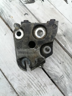 Кронштейн двигуна peugeot 407 2.0 hdi 9645030780 фото №1