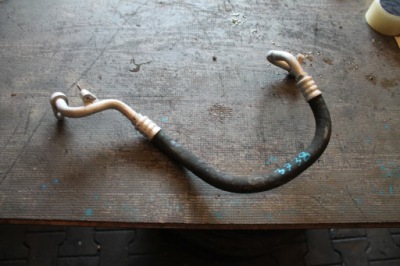 3738. шланг кондиционера mercedes a2068305100 фото №1