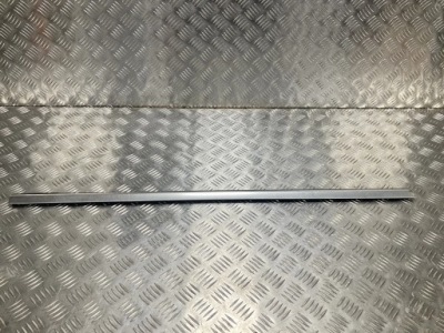 Молдинг уплотнитель дверь правый перед mercedes gla x156 фото №1