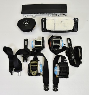 Mercedes a w176 pas безпеки перед лівий фото №1