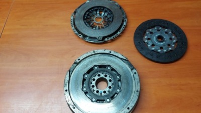 Зчеплення двомасовий маховик toyota avensis t25 corolla verso 2,2 177km d-cat фото №1