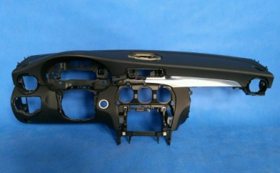 Mercedes c klasa w205 консоль панель приладів проекційний дисплей механічна коробка передач фото №1