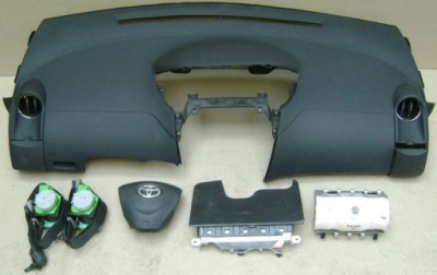 Приборная панель консоль ремни подушка безопасности toyota yaris ii lift фото №1