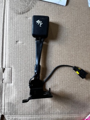 114 alfa romeo stelvio кліпса поперечина безпеки пряжка 156136322 фото №1