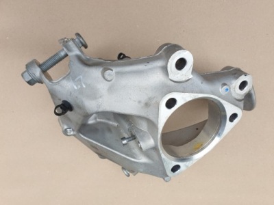 Поворотний кулак задня права ліва volvo xc40 оригінальний номер 9tyś. km. фото №1