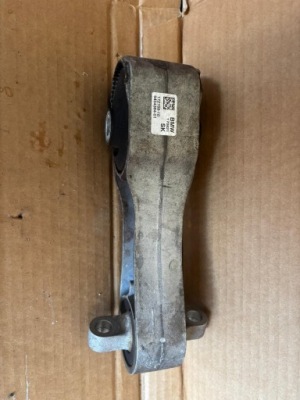 172768 кронштейн двигателя bmw x1 f48 фото №1