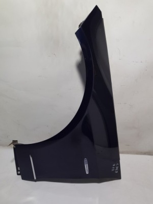 Крила лівий перед mercedes w212 c359 359 фото №1