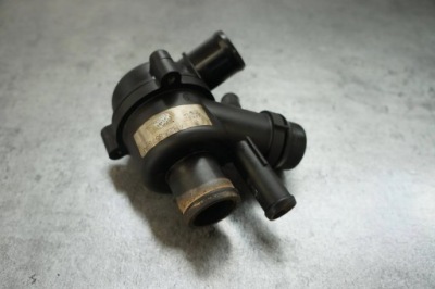 Корпус термостата land rover discovery iv 4 3.0 фото №1