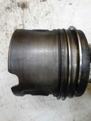 Поршень bmw 2,0d n47d20a фото №1