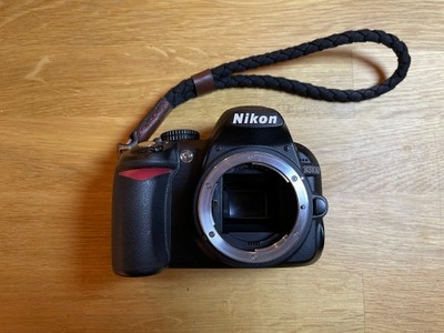 Lustrzanka Nikon D3100 korpus