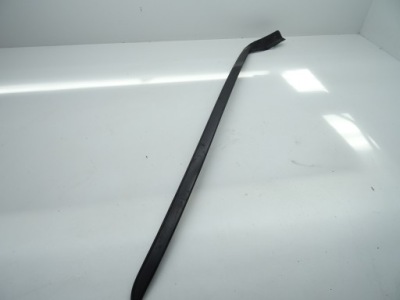 Volvo xc40 молдинг прокладка левая стекло лобовое фото №1