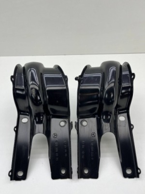 Mercedes slk r172 кронштейн кронштейн радіатора l+p комплект a1726260331 фото №1