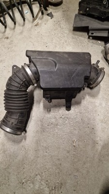 Chrysler 200 резонатор фільтра повітря впуск фото №1