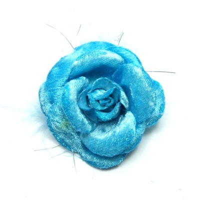 Broszka damska kwiatek niebieski z piórkiem