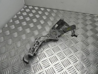 Скоба mercedes-benz klasa c 2015 a6510940427 фото №1