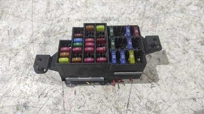 Коробка предохранителей dacia duster i 10- фото №1