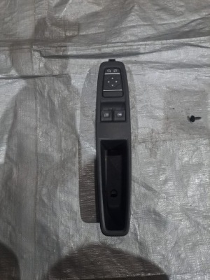 Renault zoe ii панель перемикач вікон 809517054r фото №1