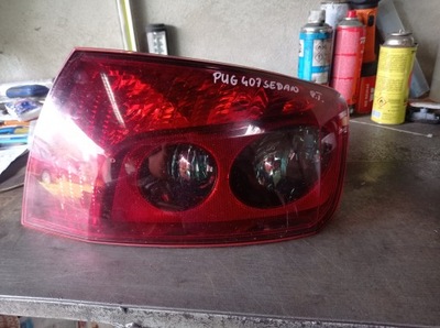 Peugeot 407 sedan - лампа правий задня фото №1