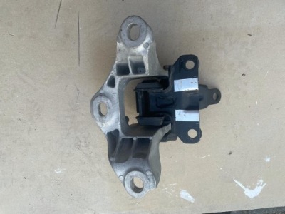 Mazda cx3 подушка коробки ліва автоматична коробка передач 2017 фото №1