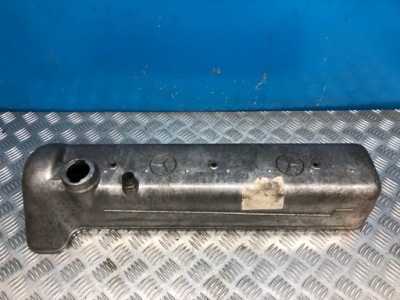 Mercedes w114 w108 защита крышка клапанов r1800161605 фото №1