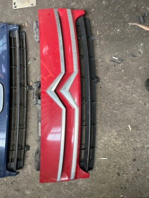 Решітка радіатора решітка радіатора citroen jumpy ii 07-15 фото №1