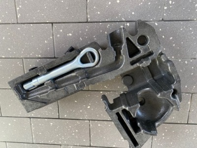 Піна багажника вушко буксирувальний mercedes sls 197 фото №1