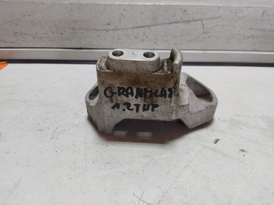 Opel grandland кронштейн коробки передач 1.2 thp фото №1