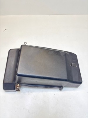 Lexus ls 400 ls400 94-97 крышка коробка баллончик предохранителей фото №1