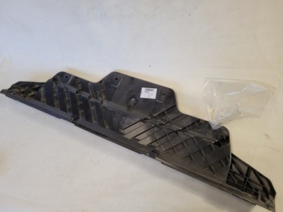 Audi q7 напрямна кронштейн бампера задня 4m0807329 фото №1