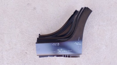 Peugeot 108 лівий поріг коліно перехід задня фото №1