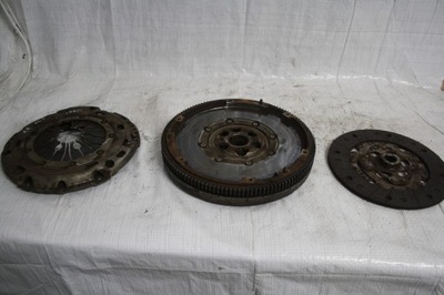 Сцепление двухмассовый маховик vw caddy 1.9 tdi фото №1